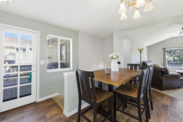 12796 Cresthaven Dr, Groveland, CA 95321