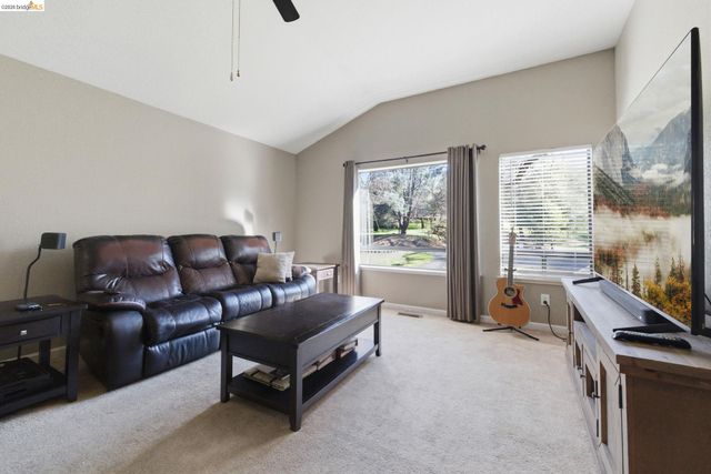 12796 Cresthaven Dr, Groveland, CA 95321