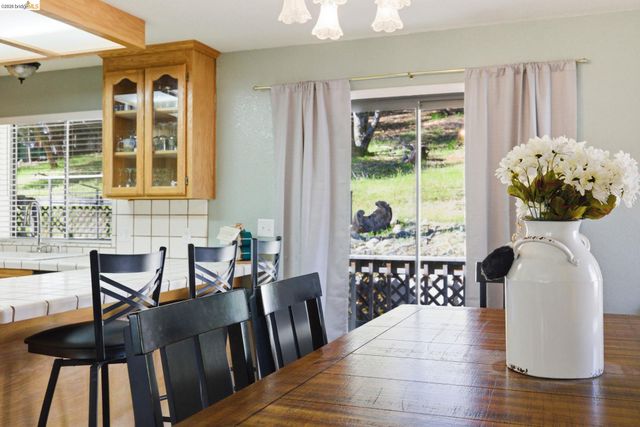 12796 Cresthaven Dr, Groveland, CA 95321