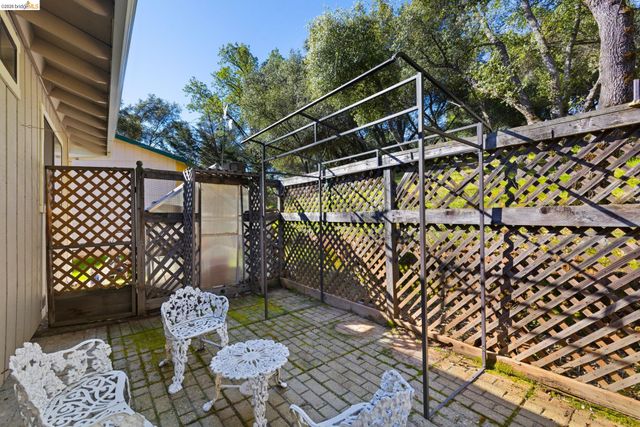 12796 Cresthaven Dr, Groveland, CA 95321