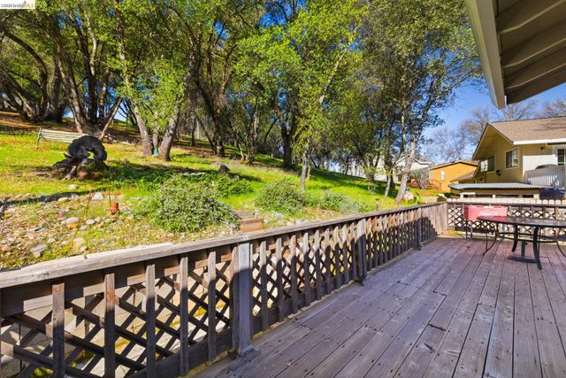 12796 Cresthaven Dr, Groveland, CA 95321