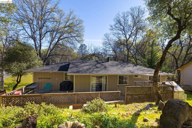 12796 Cresthaven Dr, Groveland, CA 95321