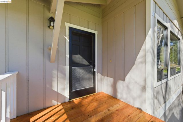 12796 Cresthaven Dr, Groveland, CA 95321