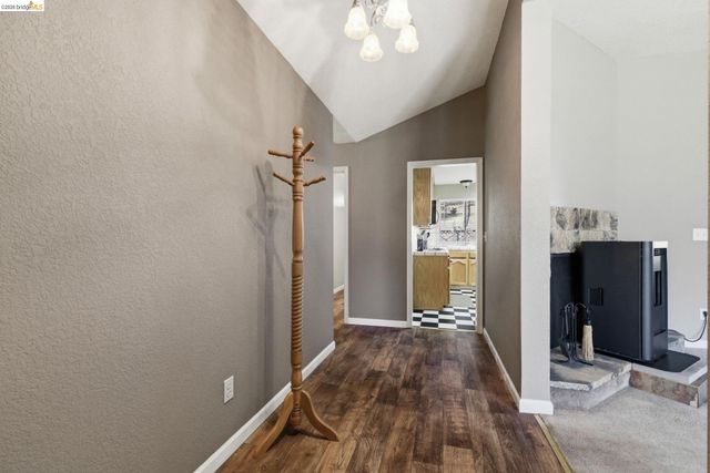 12796 Cresthaven Dr, Groveland, CA 95321