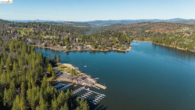 12796 Cresthaven Dr, Groveland, CA 95321