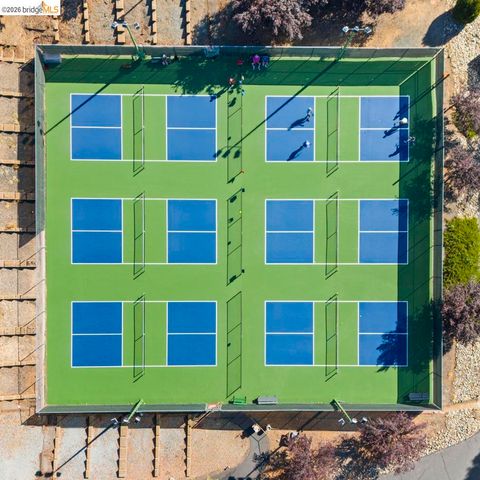 12796 Cresthaven Dr, Groveland, CA 95321