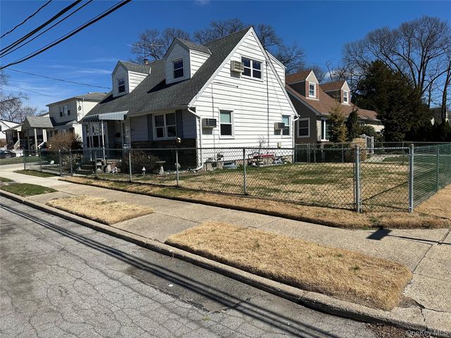 One Waverly Place, Valley Stream, NY 11580