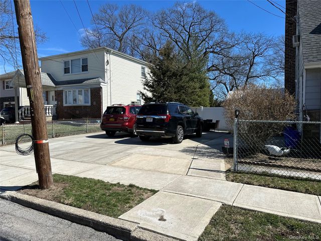 One Waverly Place, Valley Stream, NY 11580