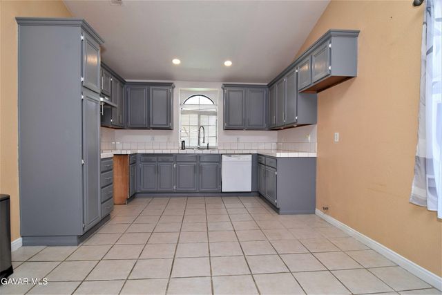4339 E Avenue Q11, Palmdale, CA 93552