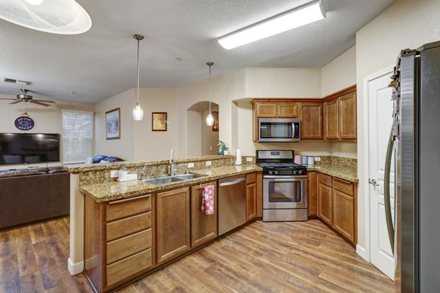 2898 Brighton Beach Way, Elk Grove, CA 95758