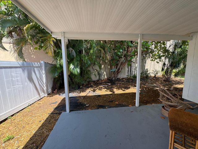 3957 Harwood Street, West Palm Beach, FL 33403
