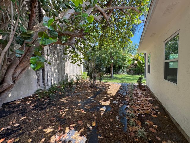 3957 Harwood Street, West Palm Beach, FL 33403