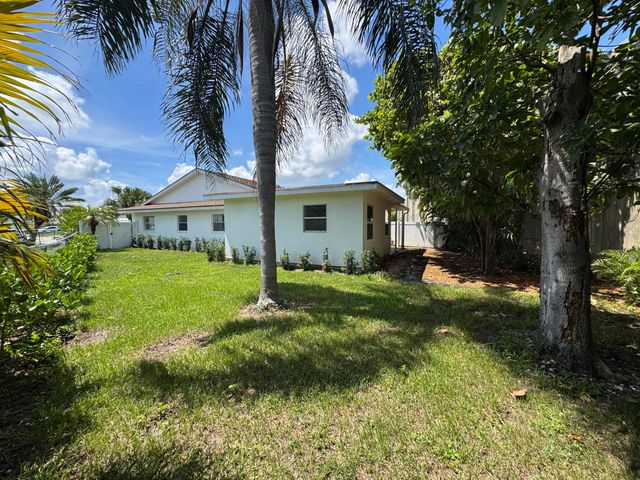 3957 Harwood Street, West Palm Beach, FL 33403