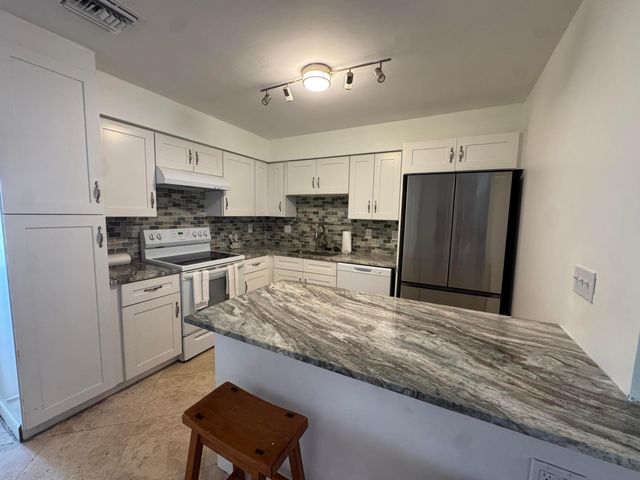 3957 Harwood Street, West Palm Beach, FL 33403