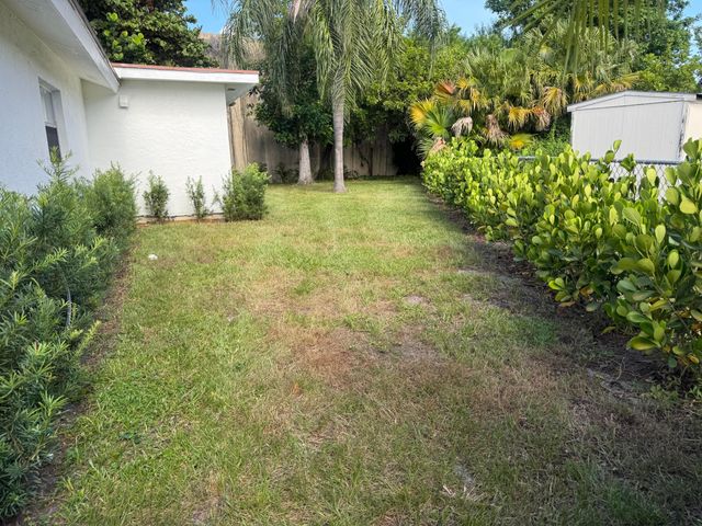 3957 Harwood Street, West Palm Beach, FL 33403