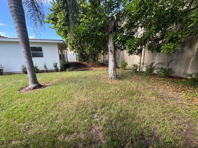 3957 Harwood Street, West Palm Beach, FL 33403