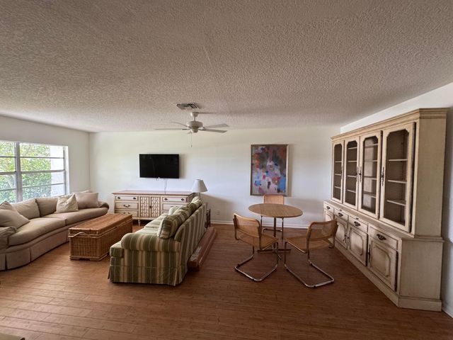 3957 Harwood Street, West Palm Beach, FL 33403