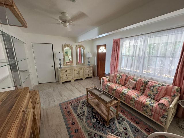 3957 Harwood Street, West Palm Beach, FL 33403