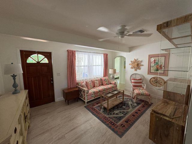 3957 Harwood Street, West Palm Beach, FL 33403