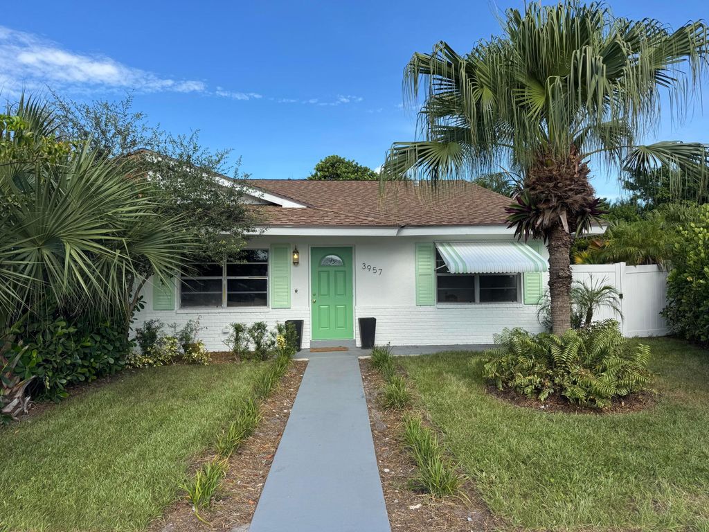 3957 Harwood Street, West Palm Beach, FL 33403