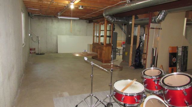 21401 Prestwick Drive, Crest Hill, IL 60403