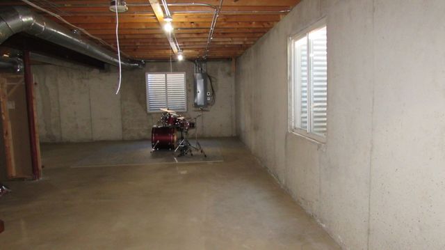 21401 Prestwick Drive, Crest Hill, IL 60403