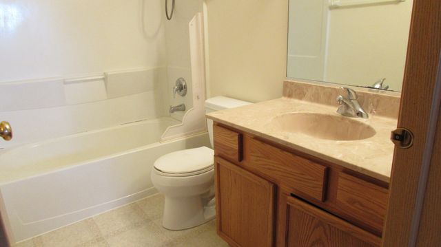 21401 Prestwick Drive, Crest Hill, IL 60403