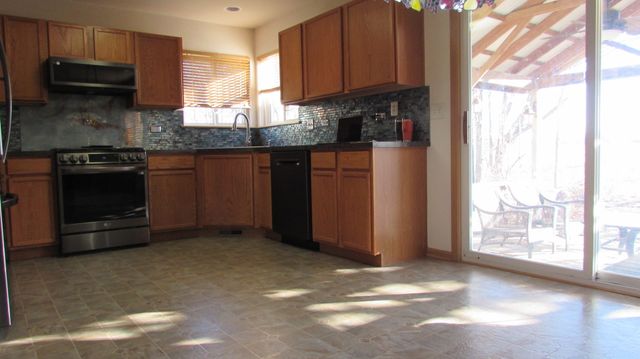 21401 Prestwick Drive, Crest Hill, IL 60403