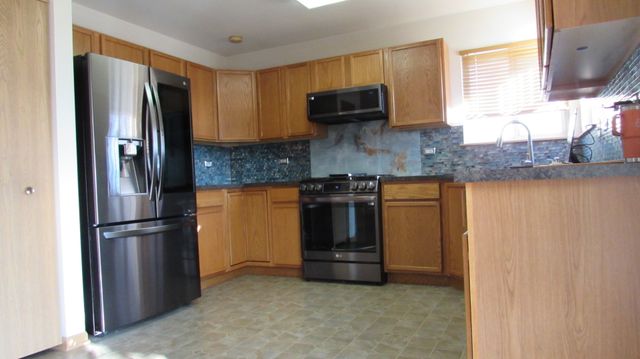 21401 Prestwick Drive, Crest Hill, IL 60403