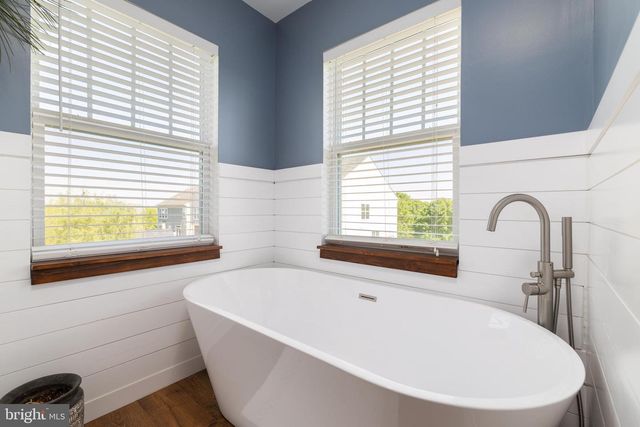 1412 SANDS CIR, Fredericksburg, VA 22401