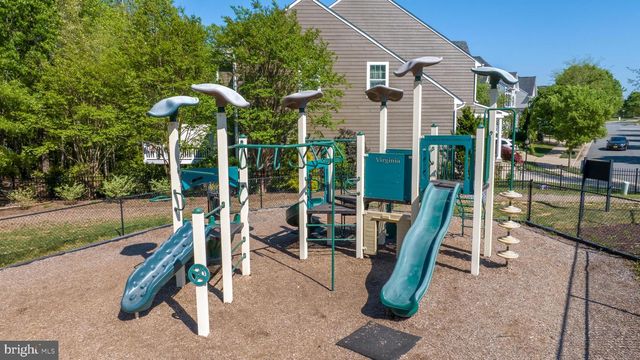 1412 SANDS CIR, Fredericksburg, VA 22401