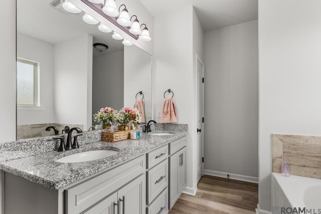 1232 Gentle Wind Dr, Baton Rouge, LA 70820