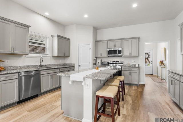 1232 Gentle Wind Dr, Baton Rouge, LA 70820