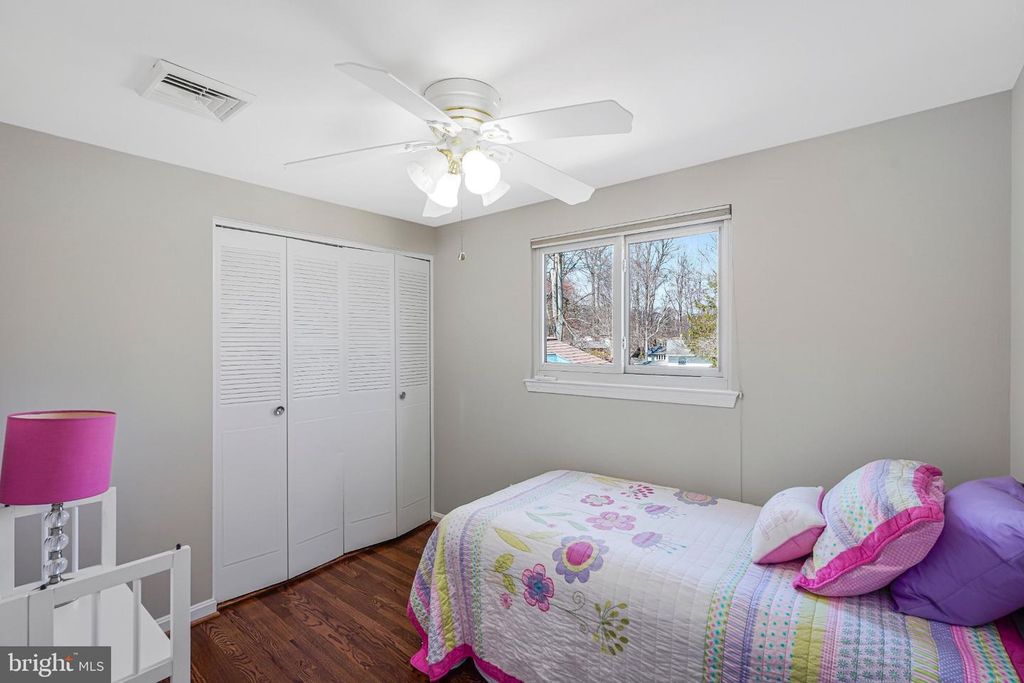 Image 30 of property listing at 8806 CROMWELL DR, Springfield, VA 22151