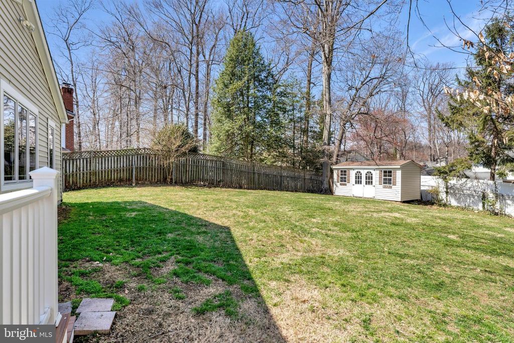 Image 45 of property listing at 8806 CROMWELL DR, Springfield, VA 22151