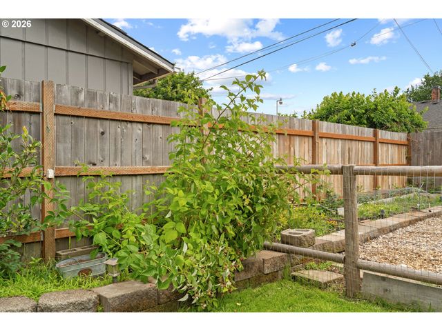 550 Se 16TH St, Salem, OR 97301