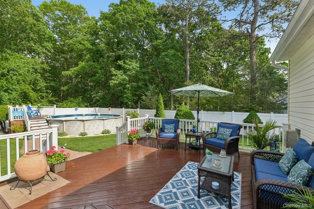 15 Chardonnay Drive, Coram, NY 11727