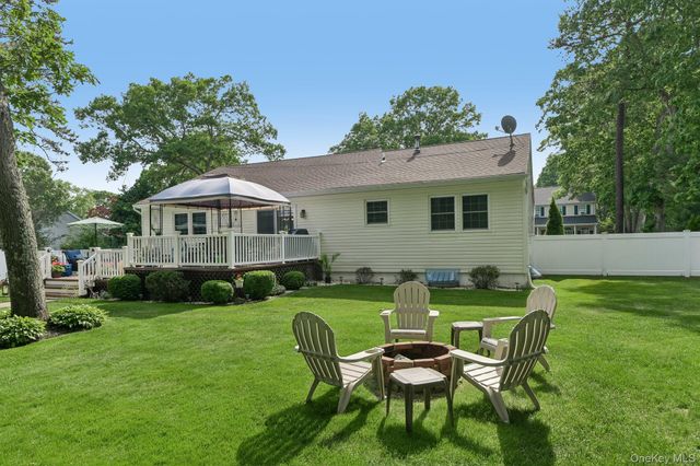 15 Chardonnay Drive, Coram, NY 11727