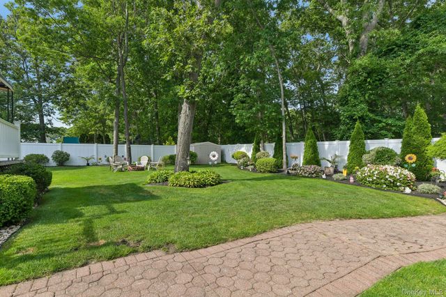 15 Chardonnay Drive, Coram, NY 11727