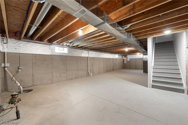 2250 E 100th Street, Cleveland, OH 44106