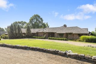 3886 East Hawthorne Hill Lane, Springfield, MO 65809