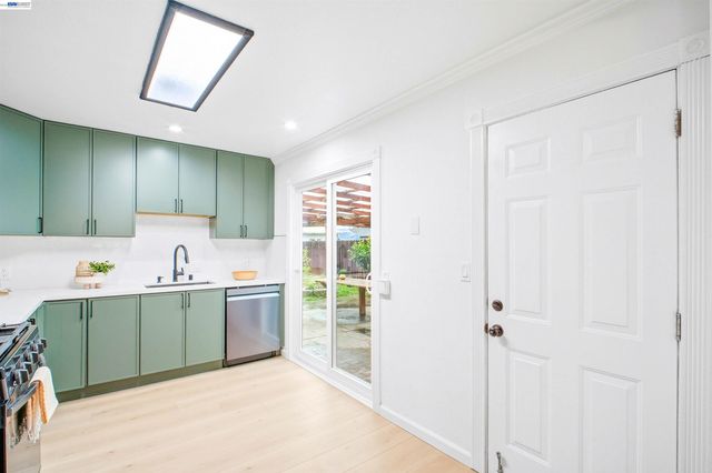 1497 Via Manzanas, San Lorenzo, CA 94580