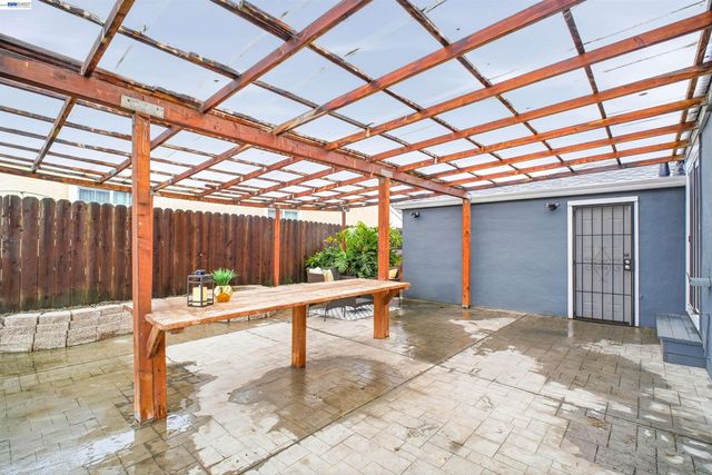 1497 Via Manzanas, San Lorenzo, CA 94580