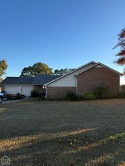 510 Hillview Dr., Paragould, AR 72450
