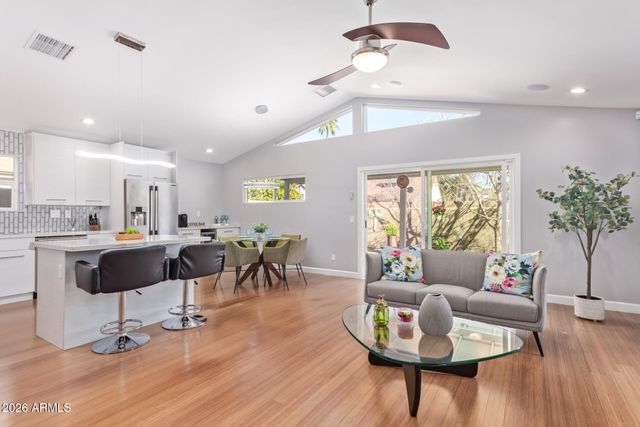 5210 W JUPITER Way N, Chandler, AZ 85226
