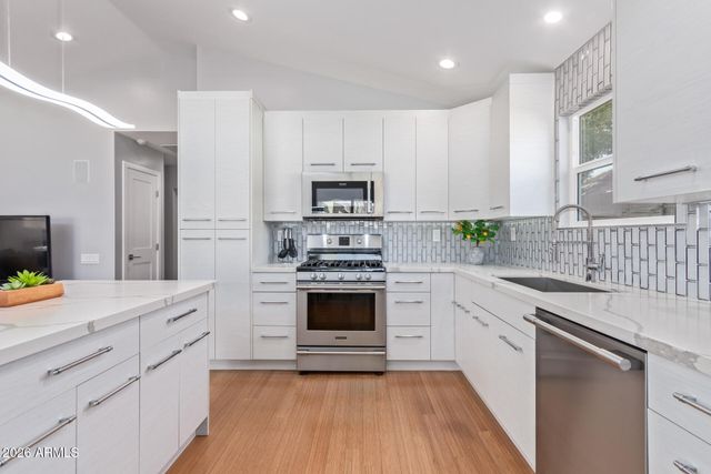5210 W JUPITER Way N, Chandler, AZ 85226