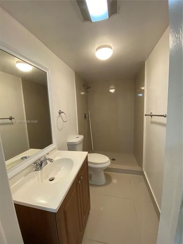 6234 Hayes St, Hollywood, FL 33024