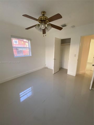 6234 Hayes St, Hollywood, FL 33024