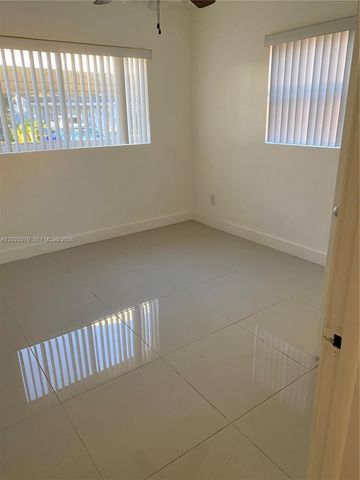 6234 Hayes St, Hollywood, FL 33024