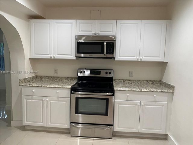 6234 Hayes St, Hollywood, FL 33024